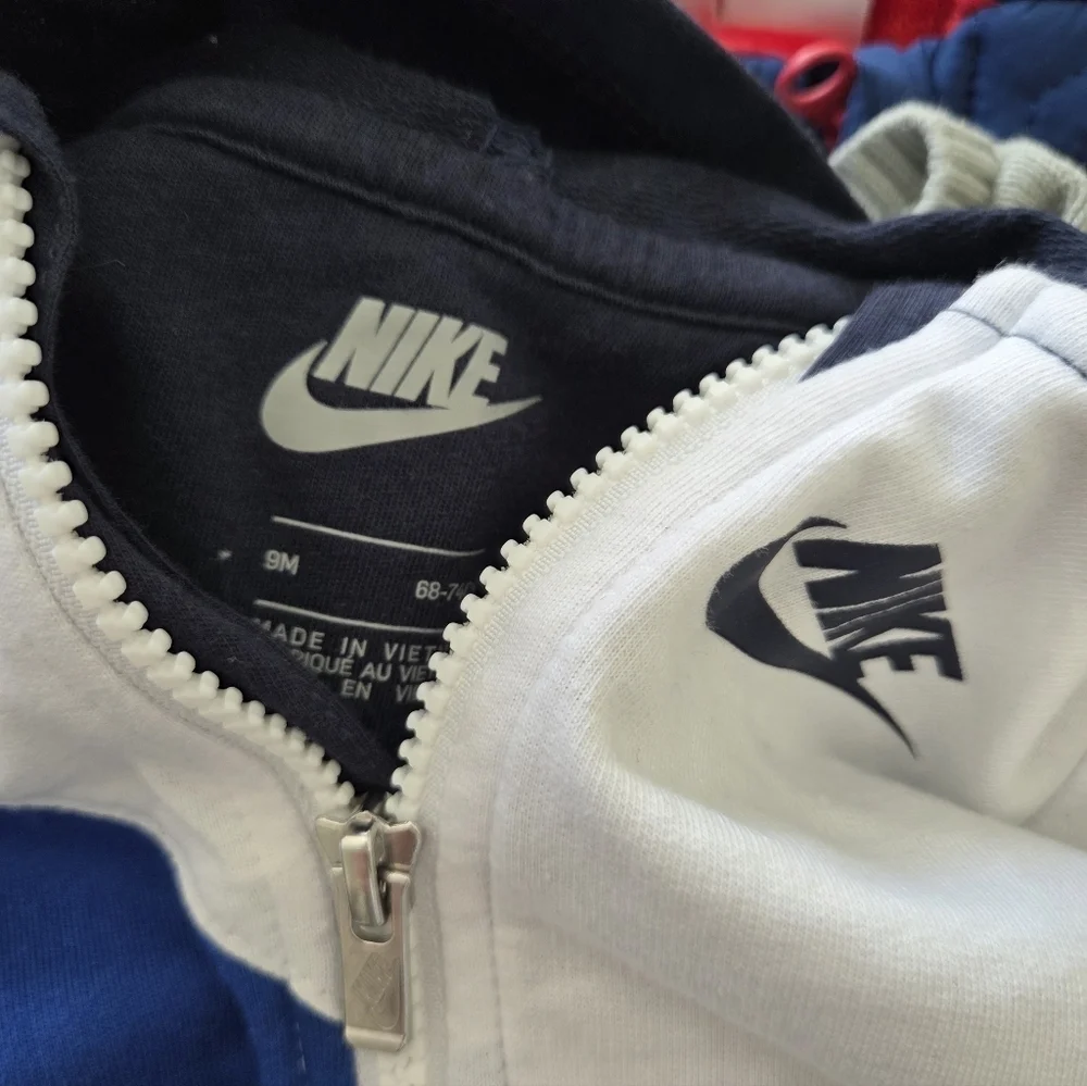 Nike Baby Navy and White Hooded One Piece Size 9 Months
